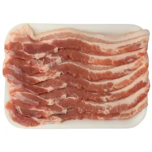 Panceta fresca de cerdo blanco cortada en filetes.