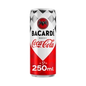 COCA COLA Combinado de ron blanco Bacardi con refresco de cola lata 250 ml.