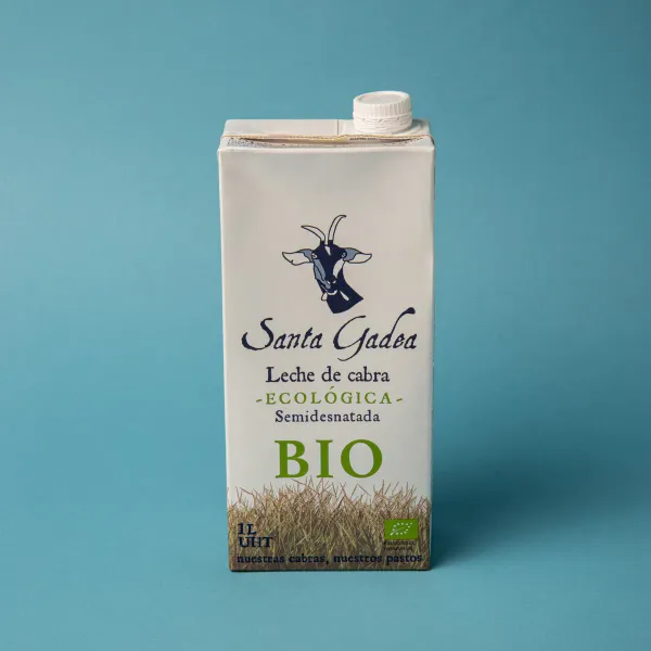 Leche de cabra ecológica semidesnatada SANTA GADEA 1l