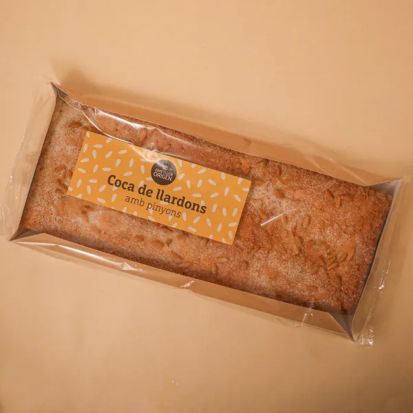 Coca tradicional chicharrones y piñones Ametller Origen 310 g