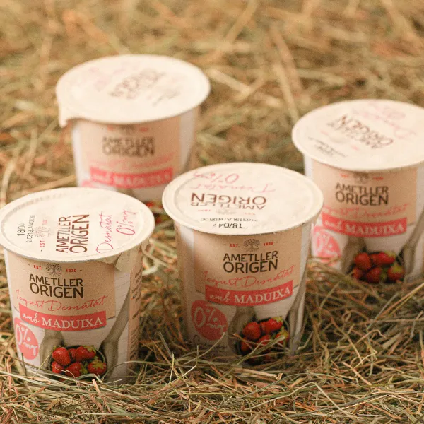 Yogur cremoso desnatado de fresa Ametller Origen 125g - 4uds.