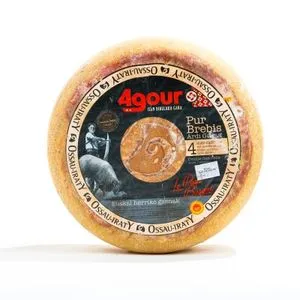 Queso de oveja DO Ossau-Iraty al corte