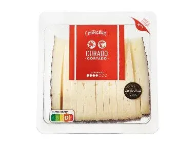 Cuña de queso mezcla curado cortado