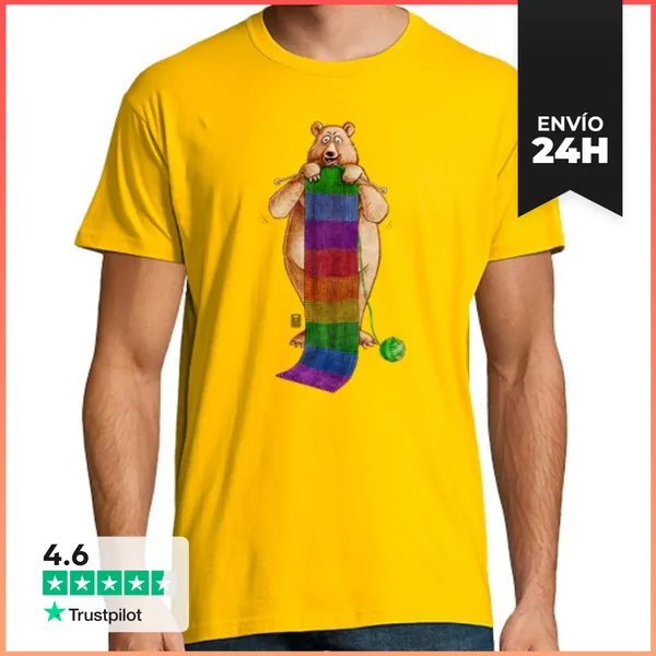 Camiseta Hombre Clásica Camiseta Básica.. Oso Tejiendo Bandera