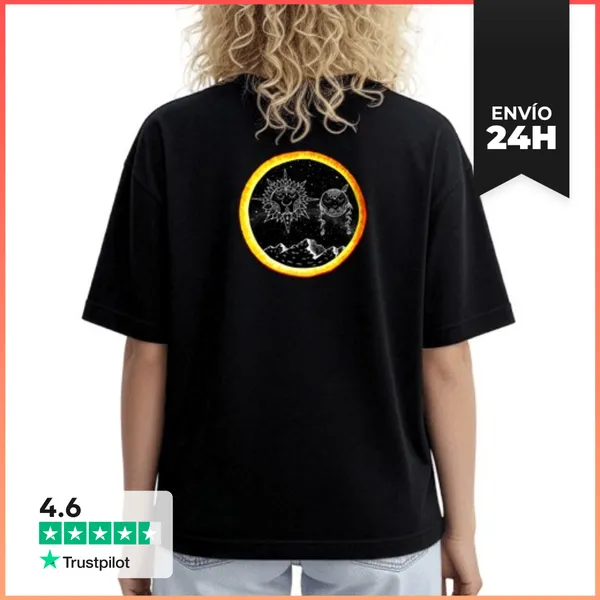 Camiseta Mujer Boxy El Eclipse Total Es Un Encuentro LaTostadora