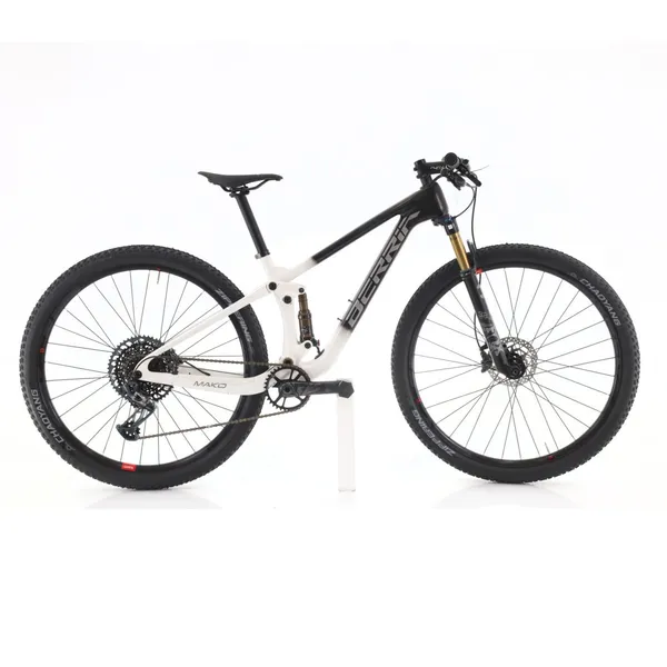 Envío gratis · Promo · Berria Mako X01 Talla S Reacondicionada