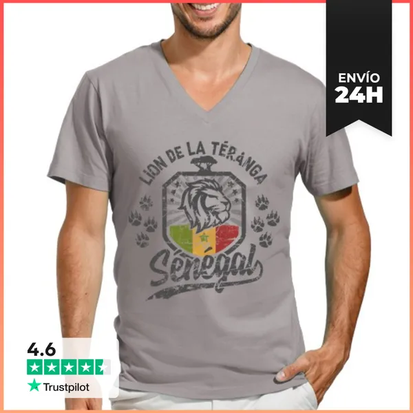 Camiseta Hombre, Cuello Pico Senegal Leon De Teranga LaTostadora