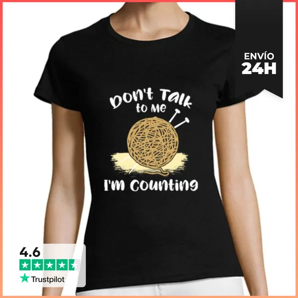 Camiseta Mujer Clásica Crocheting Knitting LaTostadora