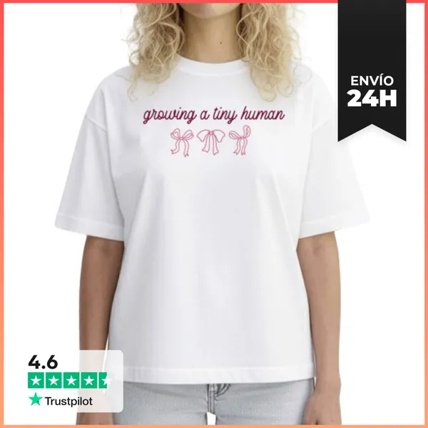 Camiseta Mujer Boxy GROWING A TINY HUMAN COQUETTE BOWS