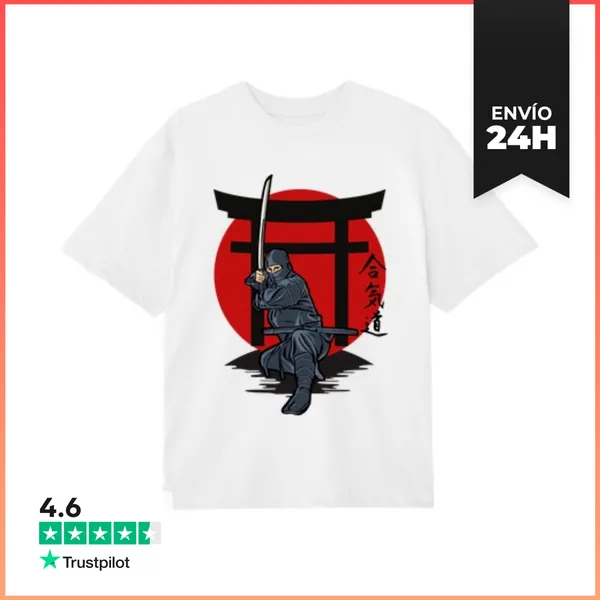 Camiseta Oversize Ninja Bajo La Luna Escarlata LaTostadora