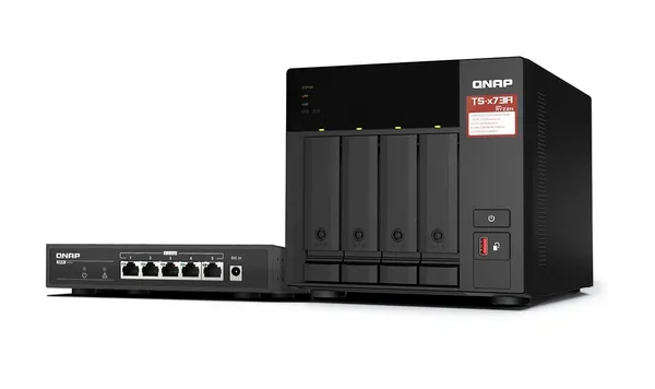 QNAP TS-473A + QSW-1105-5T Bundle Pack NAS Torre Ryzen TS-473A-SW5T