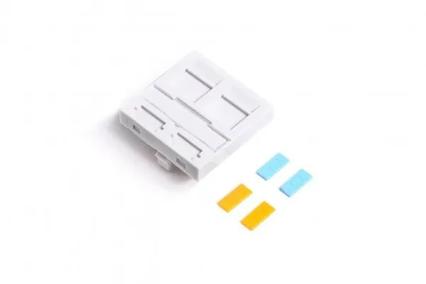 Flat adapter M45 2xKeystone, white, dust covers, X-EAK02-B