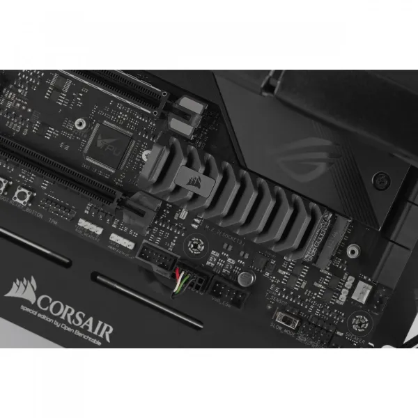 Corsair MP600 PRO XT 2 TB M.2 PCI Express 4.0 CSSD-F2000GBMP600PXT