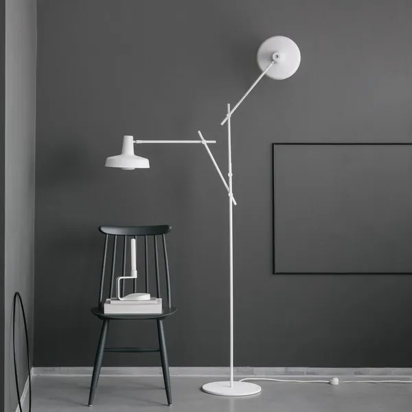 GRUPA Arigato lámpara de pie, 2 luces, blanco