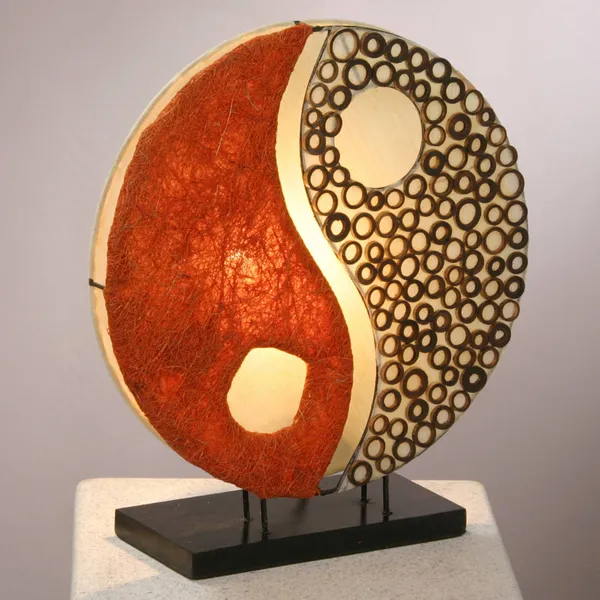 Woru Lámpara de mesa Ying Yang sobre base de madera 33 cm