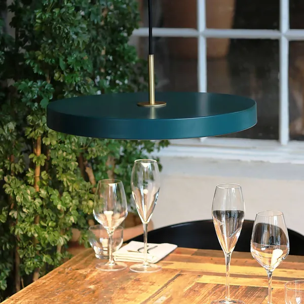 Lámpara colgante LED UMAGE Asteria Medium, verde/latón, Ø 43 cm