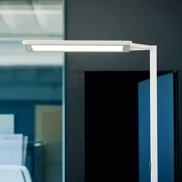 Waldmann Lámpara de pie LED Yara.single CCT, BT, LTX, plata