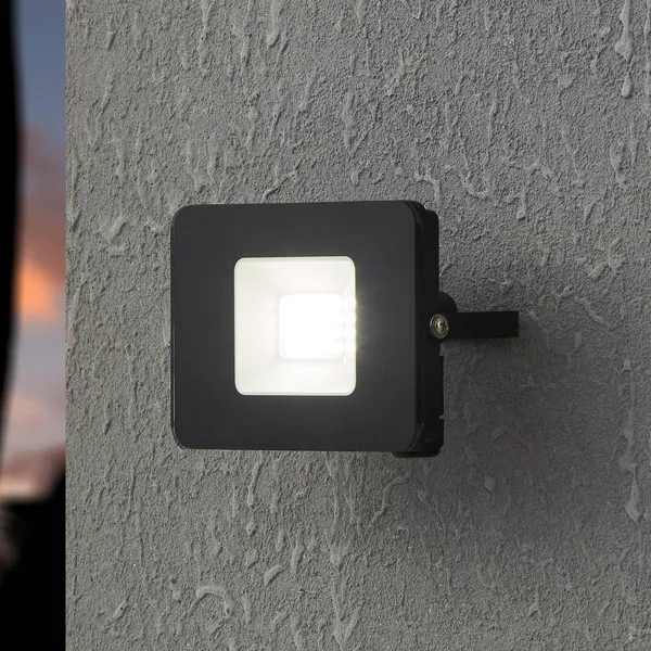 EGLO Foco de exterior LED Faedo 3 en negro, 20W