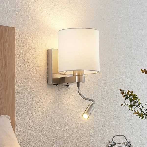 Aplique de pared Lucande Brinja, 45 cm, orientable, brazo de lectura, E27