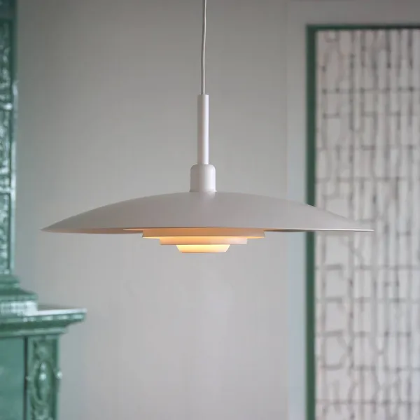 Lámpara colgante Markslöjd Piny, blanca, Ø 57 cm, metal, E27