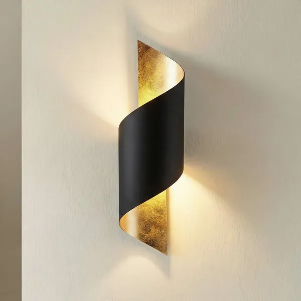 Aplique de pared Lindby Vanni, negro/oro, metal, altura 57cm