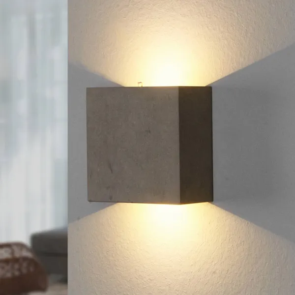 Aplique de pared LED Yva de Lindby, gris, hormigón, 13 x 13 cm, arriba/abajo
