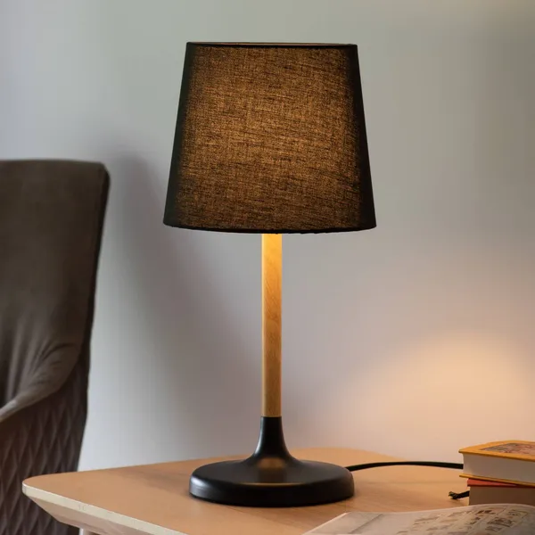 JUST LIGHT. GmbH Lámpara de mesa Nima con pantalla de tela negra