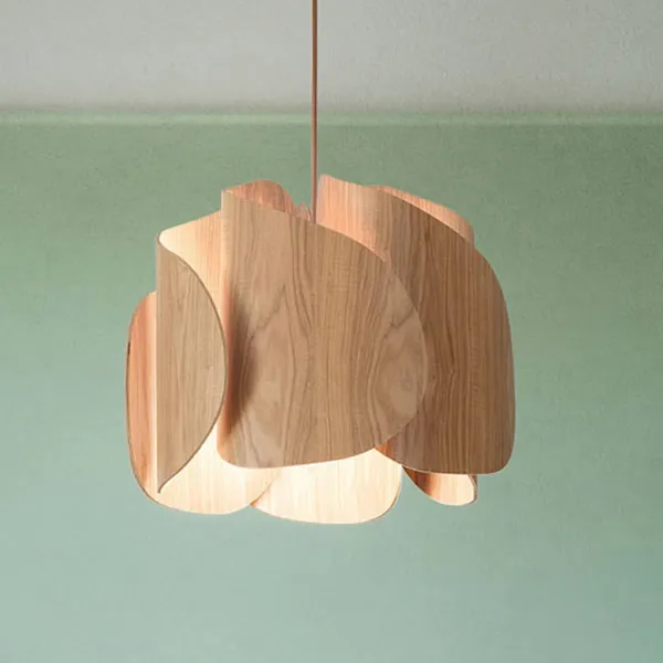 Fabas Luce Lámpara colgante Pevero fresno, forma curva