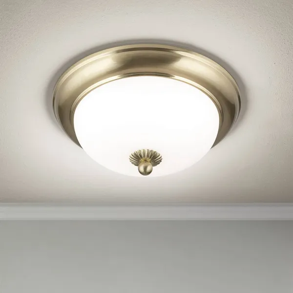 ORION Plafón Empire, Ø 26,5 cm, latón, cristal opal mate
