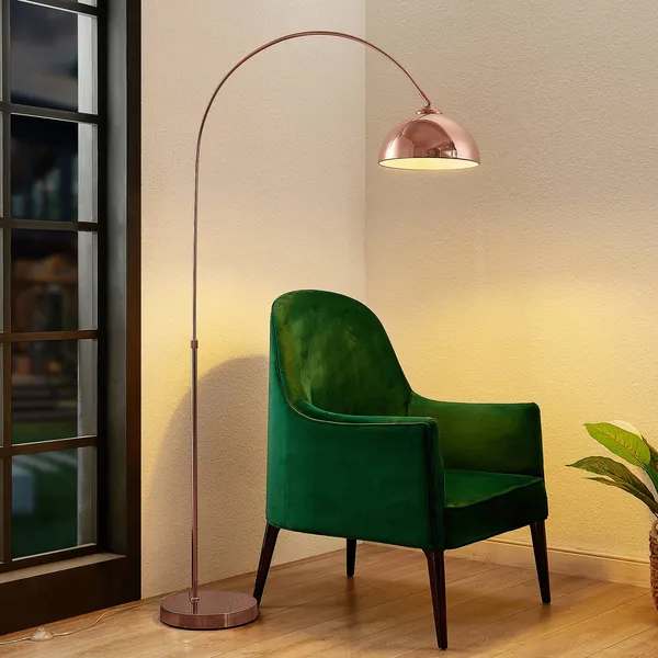 Lámpara arqueada Lennart de Lindby, de cobre, regulable en altura, E27