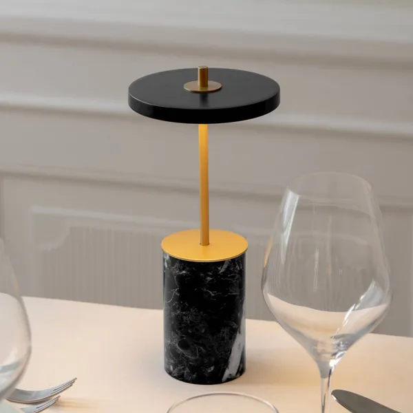 UMAGE Lámpara de mesa LED recargable Asteria Move Mini negra 26cm IP44