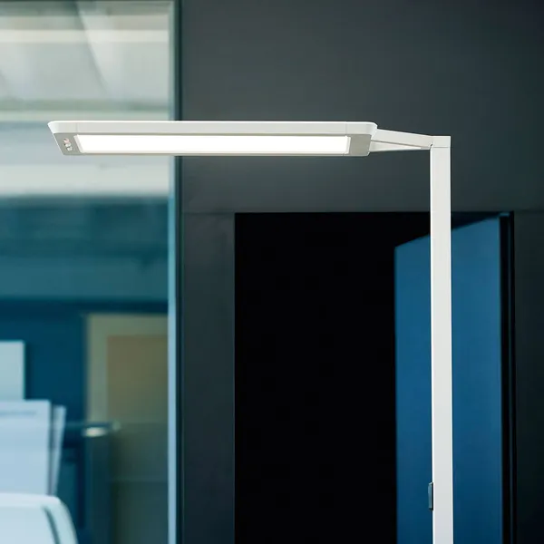 Waldmann Lámpara de pie LED Yara.single 4.000K BT LTX plata