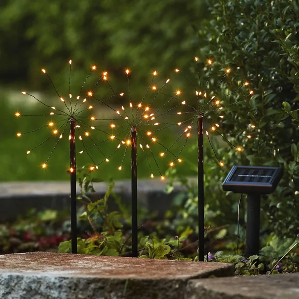 STAR TRADING Lámpara LED solar Firework, set con picas tierra