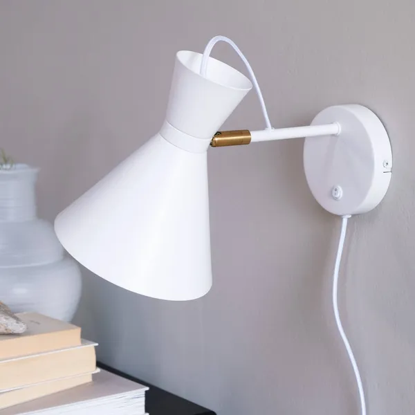 Dyberg Larsen aplique de pared Cindy, blanco, metal, ancho 20,5 cm