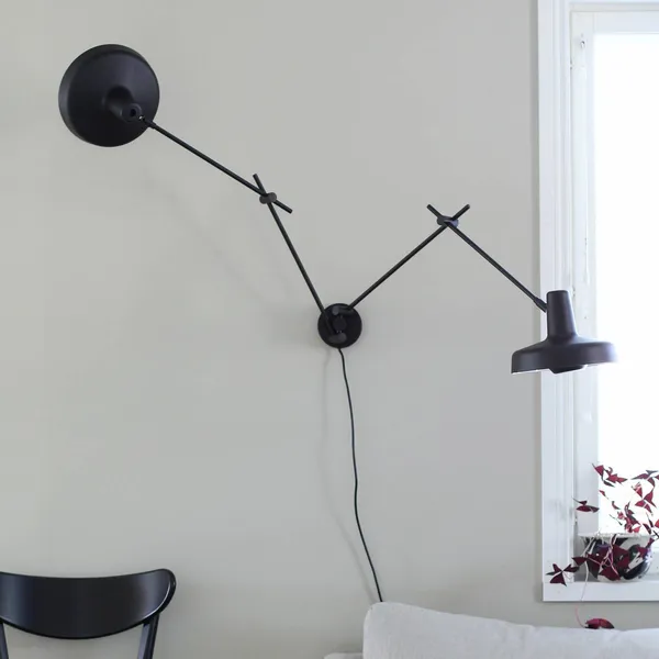 GRUPA Arigato Aplique de pared de 2 luces, 70 cm, negra