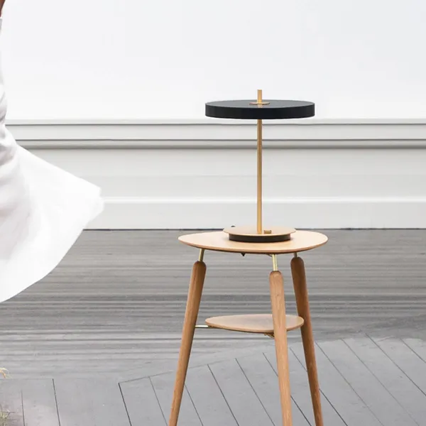 UMAGE Lámpara de mesa LED Asteria Table, USB, negro/latón