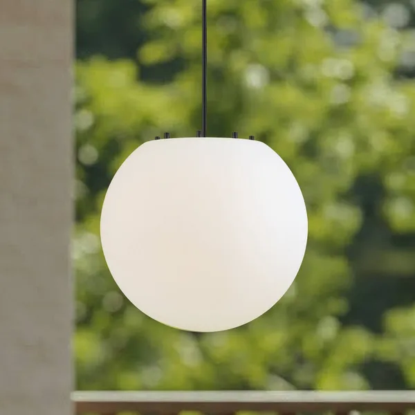 Lámpara colgante exterior Alea de Lindby, blanca, plástico, Ø 38 cm
