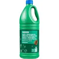 Lejía con detergente perfume a pino EROSKI, garrafa 2 litros