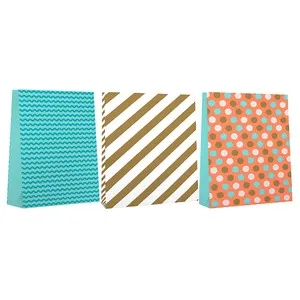 Bolsa de regalo, 320x450x100 L, 3 diseños surtidos, PRODUCTO ECONÓMICO ALCAMPO.