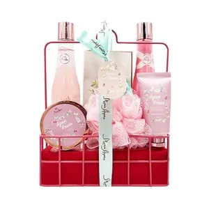 MARIA AYORA Agua de rosas Cesta metálica con productos para el cuidado y la higiene personal.