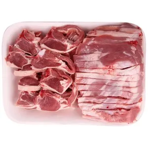 Cuarto de cordero recental hecho chuletas