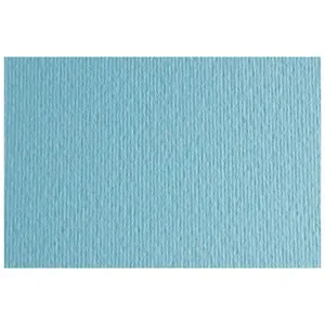 Cartulina con 2 texturas, una lisa y otra rugosa, color sólido azul claro, tamaño 50x70cm, SADIPAL.