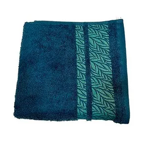 Toalla de baño de 450 gs, diseño de hojas azul oscuro, ALCAMPO.