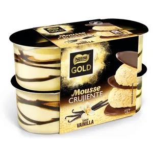NESTLÉ Mousse de vainilla con láminas crujientes de chocolate gold 4 x 57 g.