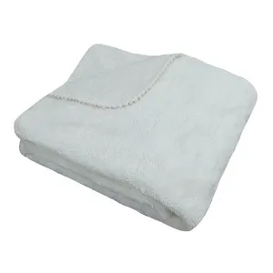 Plaid sherpa de 125 x 150 cm, color gris claro, ALCAMPO.